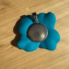 Amarilla medál - türkiz kék