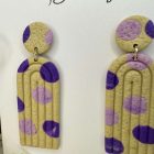 Bézs - lila pöttyös