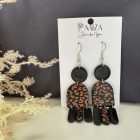 Fekete leopárd mintás lógós fülbevaló