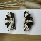 Fél virág bedugós fülbevaló - fekete-fehér-szürke-arany 2