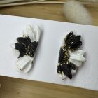 Fél virág bedugós fülbevaló - fekete - fehér - arany 1
