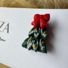 Karácsonyfa bedugós fülbevaló - piros masnival, arany gyöngyökkel