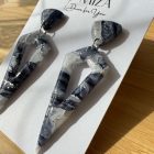 2 részes lándzsa alakú fülbevaló - fekete - márvány hatású - lakkozott