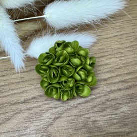 Sziromfelhő díszítésű medál - aranyfényű zöld