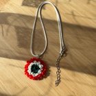 Sziromfelhő díszítésű medál - nemzeti trikolor -  kis méretű