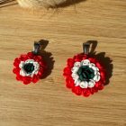 Sziromfelhő díszítésű medál - nemzeti trikolor -  közepes méretű