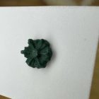 Mini virág bedugós fülbevaló - sötétzöld