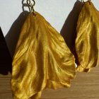 Sziromszoknyás - nagy szirmú - arany - metál fényű