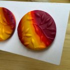 Nagy méretű pötty bedugós fülbevaló - őszi színátmenetes