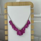 Sziromszoknyás nyaklánc - magenta - metál fényű