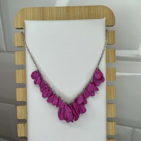 Sziromszoknyás nyaklánc - magenta - metál fényű