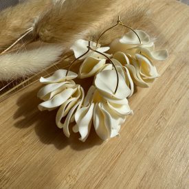 Shelly - tört fehér (ivory) - arany karikán