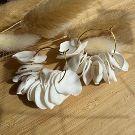 Shelly - fehér - arany karikán - kicsi