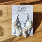 Sziromfelhő díszítésű végtelen jel alakú fülbevaló - fehér