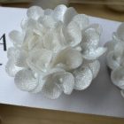 Nagy sziromfelhő bedugós fülbevaló - gyöngyház fehér