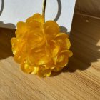 Kicsi sziromfelhős francia kapcsos fülbevaló - gyöngyházfényű citromsárga