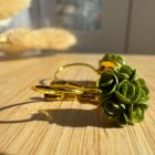 Mini sziromfelhős francia kapcsos fülbevaló - metál fényű arany zöld