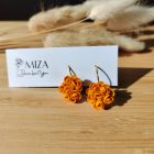 Kicsi sziromfelhős francia kapcsos fülbevaló - élénk mustársárga