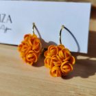 Kicsi sziromfelhős francia kapcsos fülbevaló - élénk mustársárga