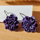 Kicsi sziromfelhős francia kapcsos fülbevaló - sötét lila