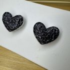 Szív bedugós fülbevaló - fekete füstfóliás