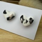 Szív bedugós fülbevaló - fekete-fehér-ezüst tarka