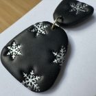 2 részes tompa trapéz fülbevaló - fekete - ezüst hópelyhes