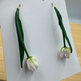   Fehér tulipán - arany színű francia akasztós V alakú alapon 